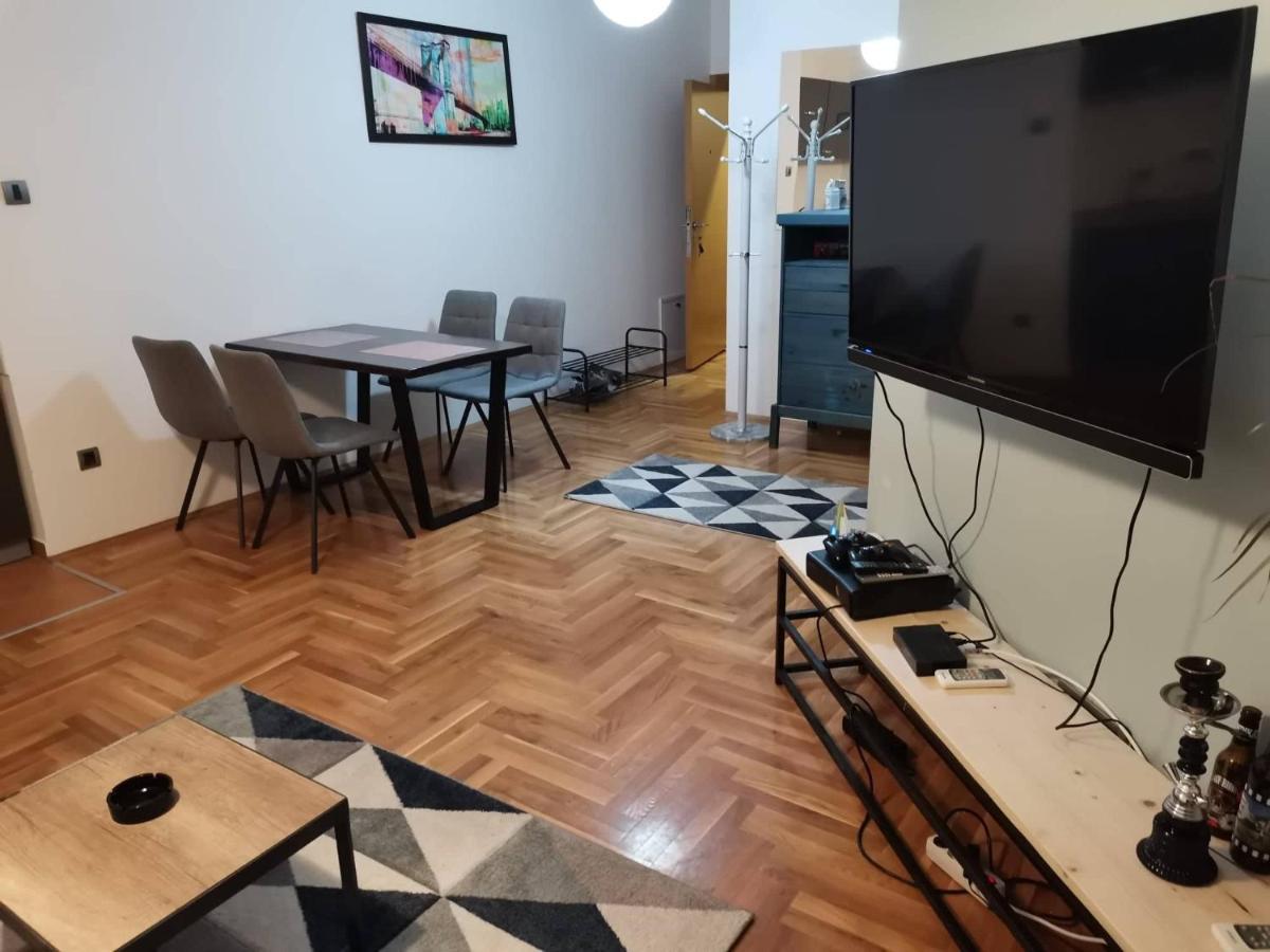 Apartment Luki โนวีซาด ภายนอก รูปภาพ
