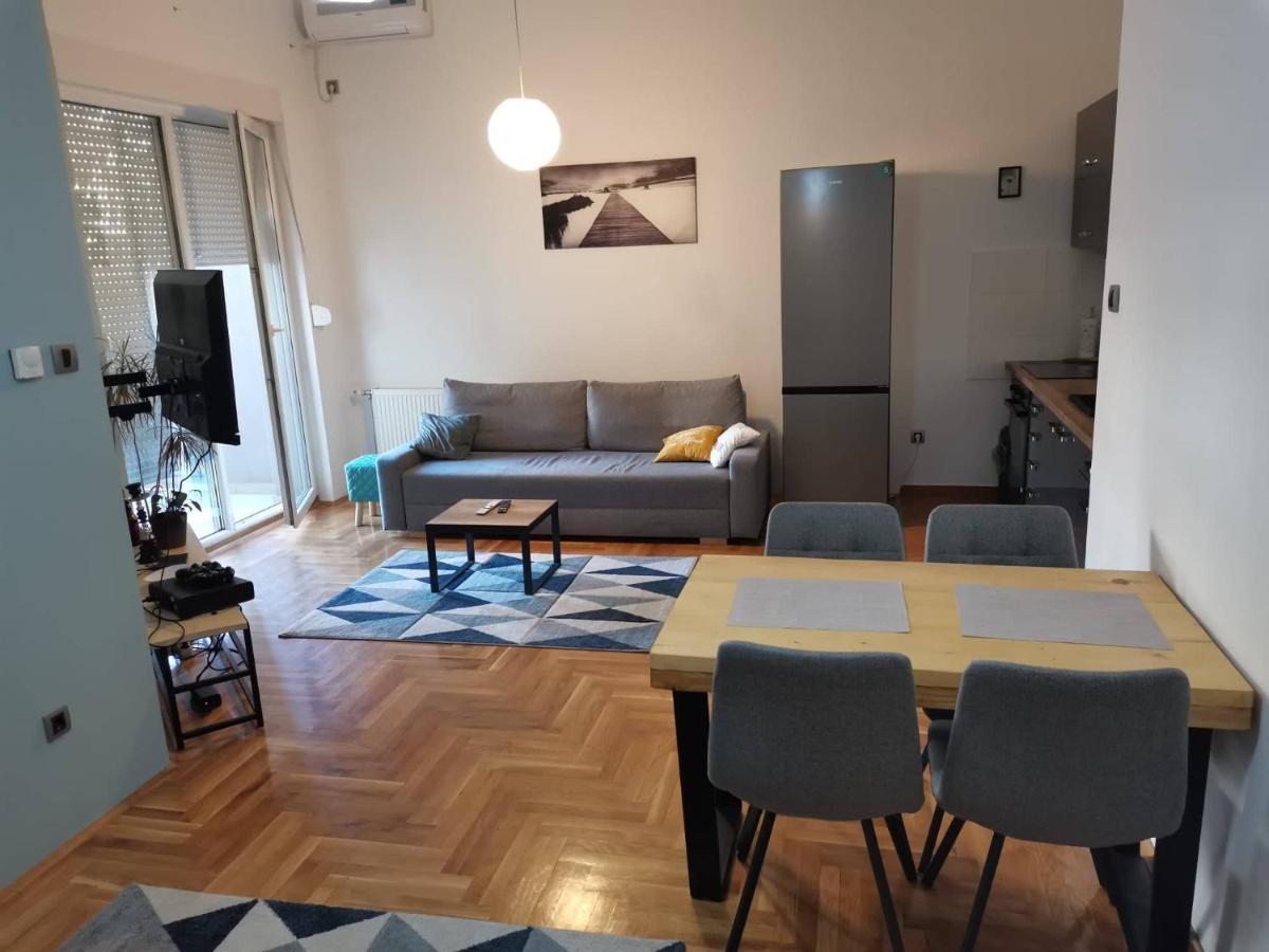 Apartment Luki โนวีซาด ภายนอก รูปภาพ